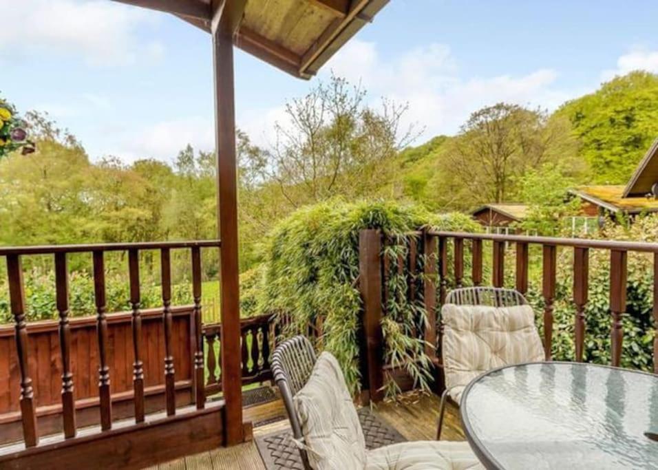 Luxury Peak District Lodge, Hot Tub, Log Burner, Nr Lake Rudyard Exterior foto