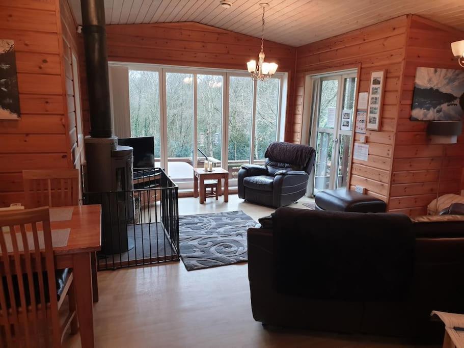 Luxury Peak District Lodge, Hot Tub, Log Burner, Nr Lake Rudyard Exterior foto